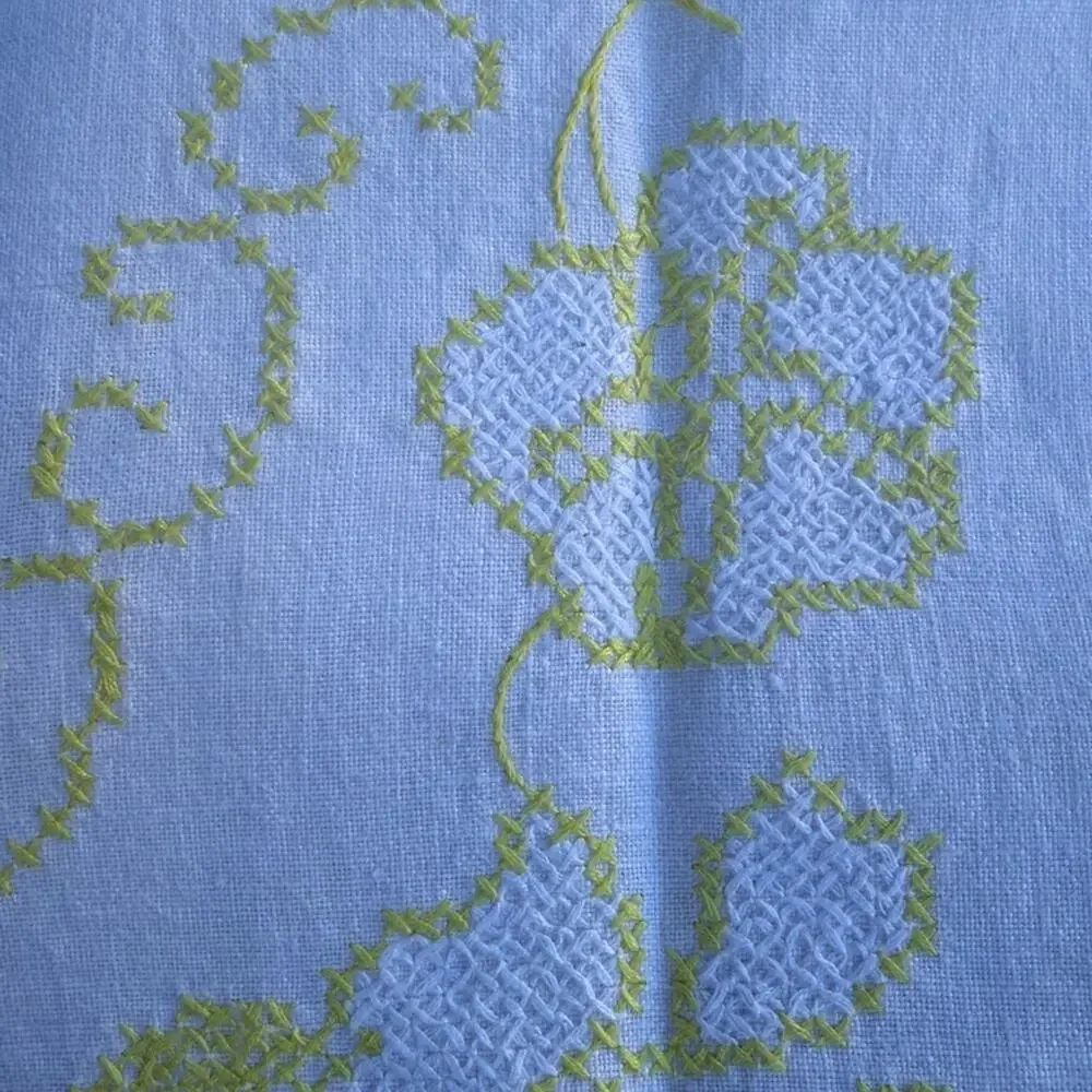 White and Yellow Cross Stitched Square Tablecloth w/ Napkins